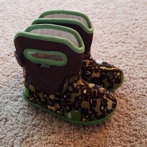BRAND NEW Toddler Bogs